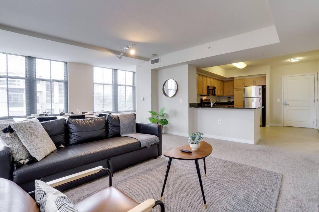 Fantastic 2 Bedroom Condo At Pentagon City 알링턴 외부 사진