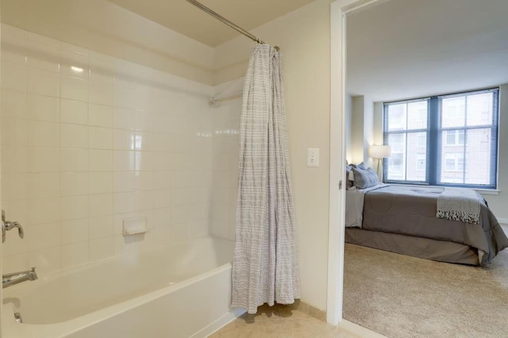 Fantastic 2 Bedroom Condo At Pentagon City 알링턴 외부 사진