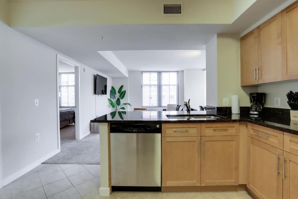 Fantastic 2 Bedroom Condo At Pentagon City 알링턴 외부 사진