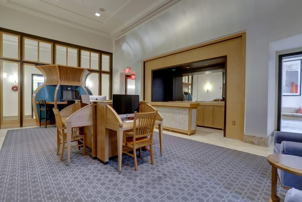 Fantastic 2 Bedroom Condo At Pentagon City 알링턴 외부 사진